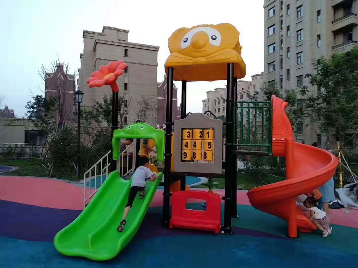 large plastic slide (8)
