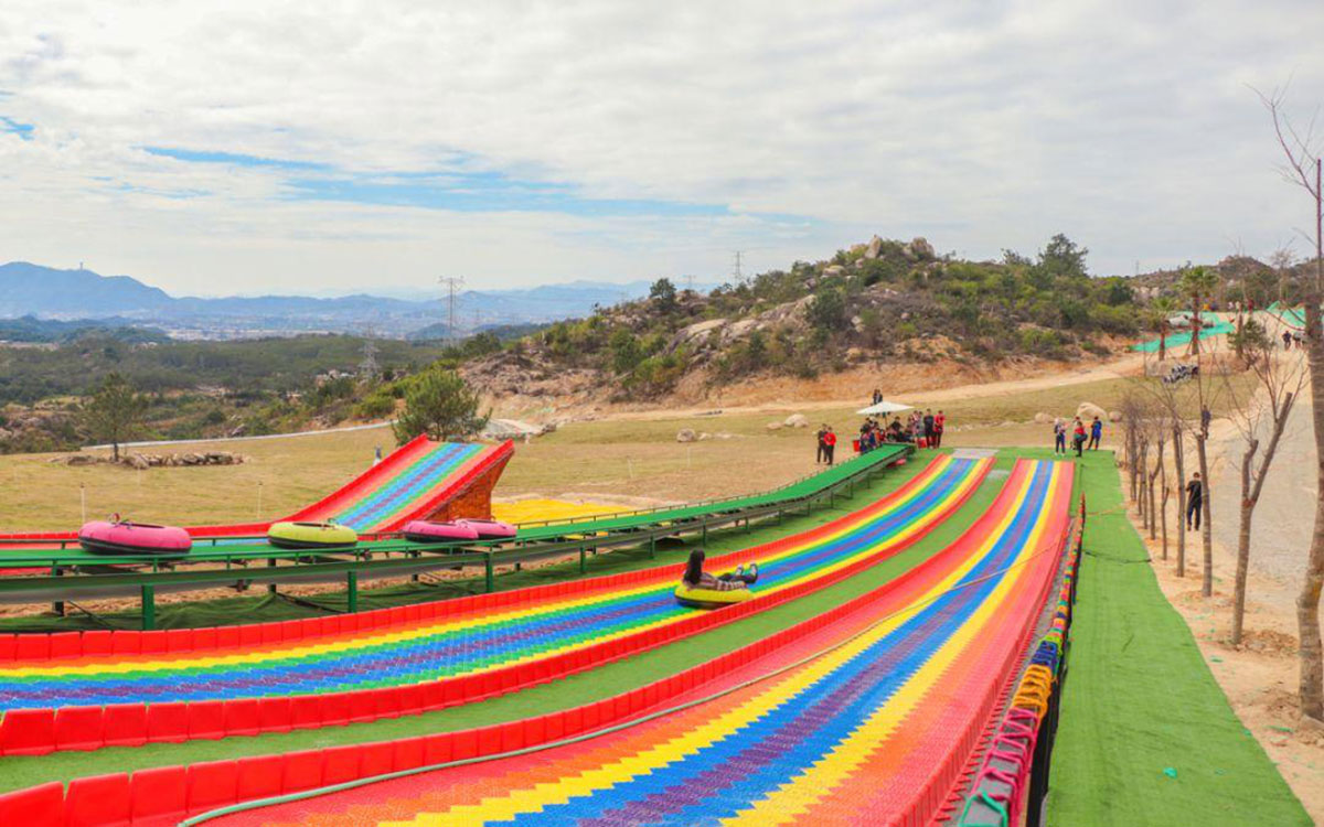 How much is a meter of colorful slides? What is the investment cost?