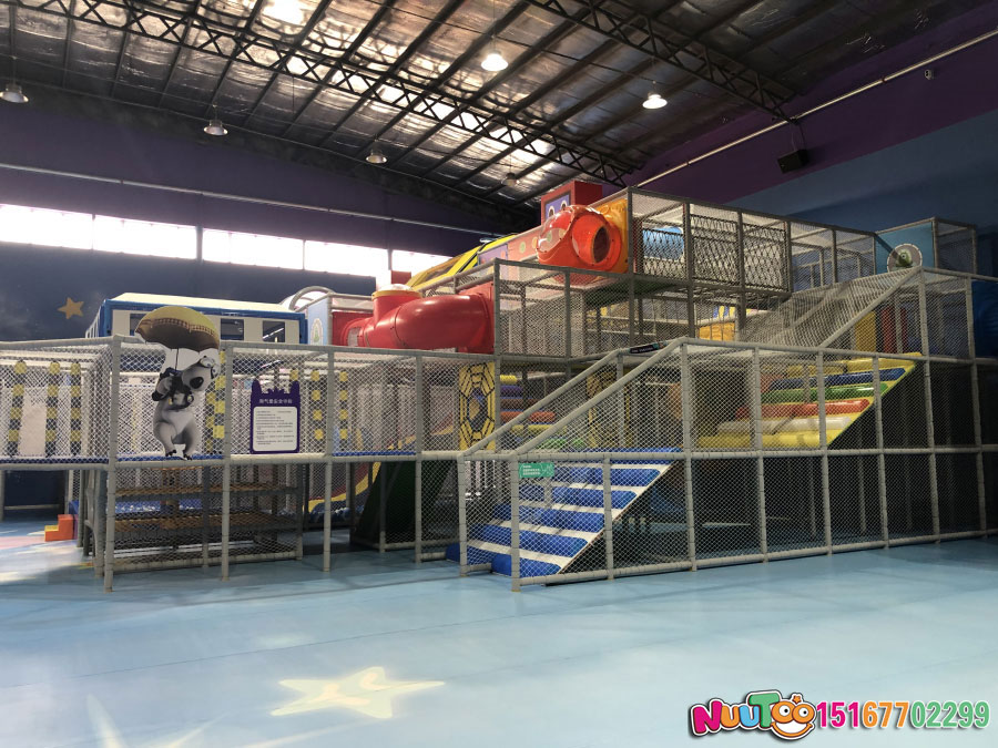 Naughty Fort + Indoor Children's Paradise - (109)